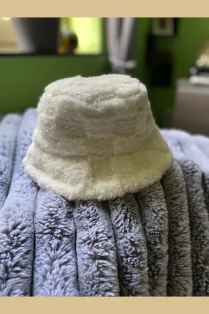 Merkloos HOED PLUIZIG BONT CASUAL MET RUITMOTIEF