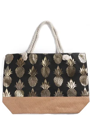 Merkloos Een vrolijke strandtas met een print van een ananas (55x35cm) gevoerd en afsluitbaar met een rits aan de binnenkant. Een handige tas om veel in mee te kunnen nemen. Afgewerkt met twee handvaten van gedraaid touw. Voor uzelf of als Cadeau.