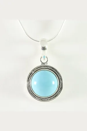 AsiAsia Ronde bewerkte zilveren hanger met amazone turkoois aan ketting