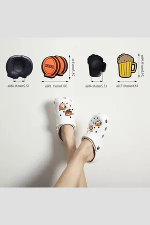 Merkloos 15 stuks schoenbedels cartoon bier klompspeldjes - PVC schoendecoratie voor kinderen - feestartikelen armband accessoires