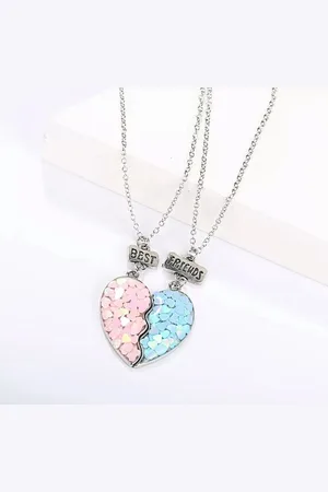 Akyol Best Friends - 2 Leuke Vriendschapskettingen -vriendinnen ketting -bff cadeau -best friends cadeau- Roze & Blauwe Hartjes - Best Friends – bff – twee delige ketting – hartje – samenvoegen – blauw – roze – vriendschap – Friends