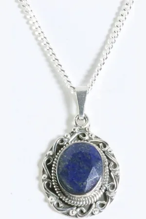 AsiAsia Bewerkte zilveren hanger met lapis lazuli aan ketting