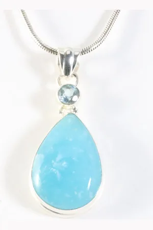 AsiAsia Zilveren hanger met smithsoniet en blauwe topaas aan ketting