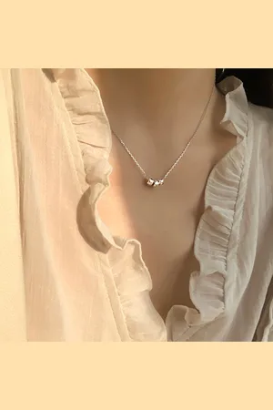 KJG Zilverkleurige ketting met drie kubussen