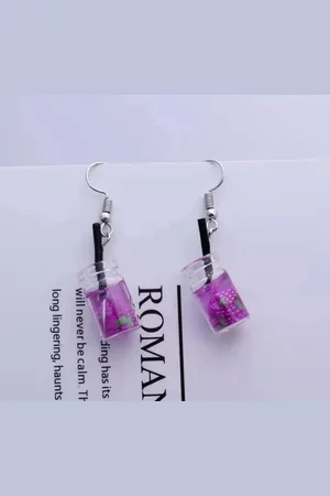 Akyol Cocktail oorbellen – Oorbellen dames - oorbellen meisjes - Oorhangers dames - leuke paarse oorbellen - Sieraad- drankjes oorbellen - oorbellen cadeau - verjaardag - grappige oorhangers - Valentijn cadeau