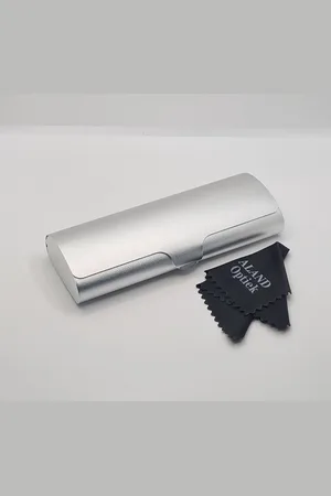 Merkloos TOPVERKOOP! Aluminium brillenkoker met doekje, harde slijtvaste praktische brillendoos van hoge kwaliteit / zilveren metalen koker / brillenkoker en microvezeldoekje/ geweldig cadeau / merveilleux cadeau / boîte / Aland optiek / hard case