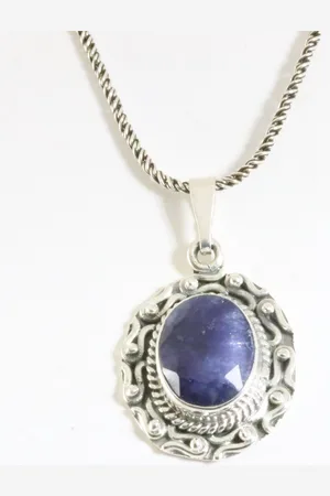 AsiAsia Bewerkte zilveren hanger met blauwe saffier aan ketting