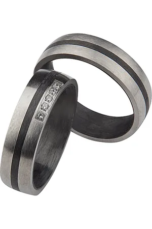 Sense Jewelry Titanium ringen met een strakke carbon lijn met zirkonia