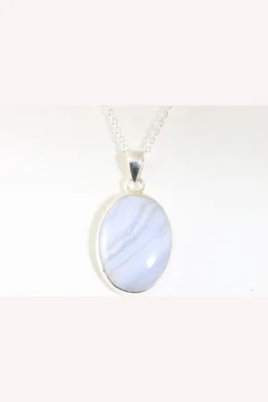 AsiAsia Ovale zilveren hanger met blauwe lace agaat aan ketting