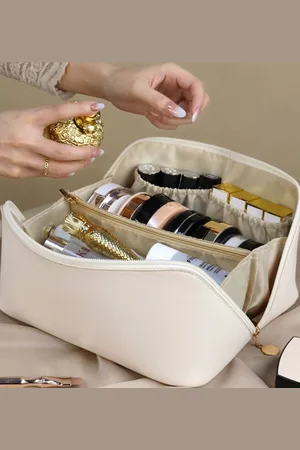 Merkloos Make-Up Tas - Kleur: Beige / Offwhite - Make Up Etui - Make Up Reistas - Toilettas - Make Up Organizer - Multifunctionele Toilettas - Cadeau voor Vrouw, Moeder & Vriendin - XL Makeup Tas - Grote Makeuptas - Make-up Organizer - Grote Toilett