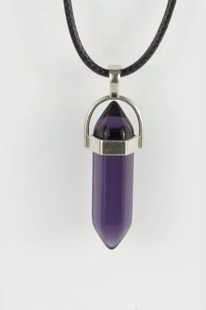 Bixorp Gems Paarse Opaliet Hanger aan Faux Leren Koord - Edelsteen Ketting - Edelstenen Staafje met Stainless Steel - 45/50cm Damesketting