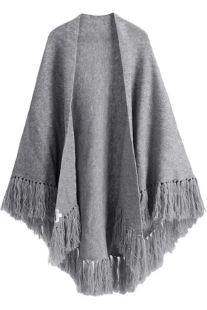 Emilie Scarves Omslagdoek - knitwear cape met franjes - poncho