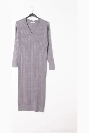 Merkloos Gebreide warme dames jurk Emy met V-hals lange mouwen effen maat M/L midi jurk