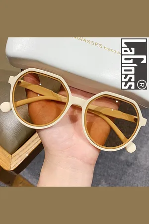 Merkloos Lagloss® RETRO Beige Dames Zonnebril Trend 2022 Hexagon Vorm - Lenskleur Licht
