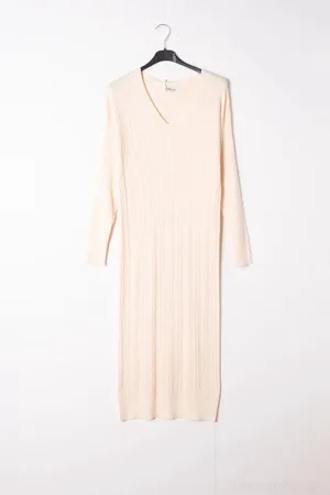 Merkloos Gebreide warme dames jurk Emy met V-hals lange mouwen effen maat M/L midi jurk