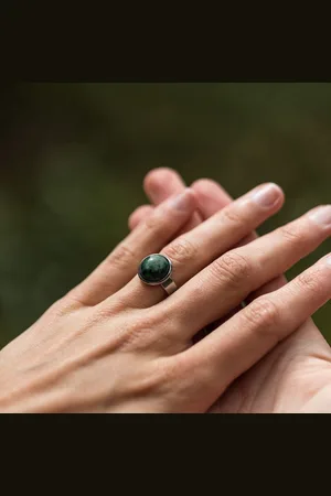Zentana Zoisiet Robijn Ring - Cabochon Edelsteen - RVS - Daadkracht - Sieraden voor Vrouwen & Dames