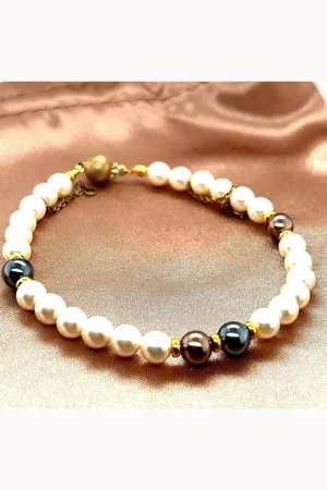 Cataleya Jewels Cataleya Pearls parelarmband bruin olie 6 zilveren goldplated sluiting 19cm