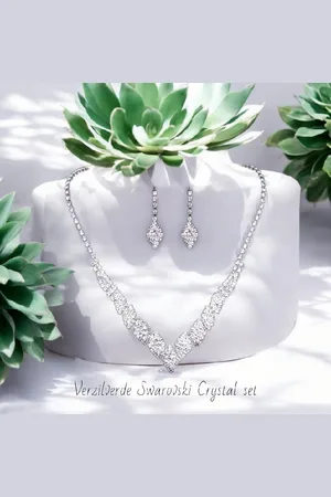 Fashion Jewelry SYTTD - Feestelijke crystal sieraden set - collier en oorhangers - Swarovski elements crystal blanc - 52 cm (40 + 12 cm verlengketting) - volwassenen jeugd - dames meisjes - bruiloft gala feest feestdagen - casual