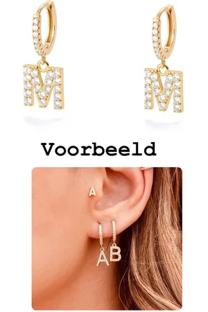 Akyol Letter M -Goudkleurig oorbellen - valentijns cadeau - letter M oorbel - letter oorbel - vrienden - oorbel - Geschenk - Cadeau – verjaardag - Liefde – Vriendschap