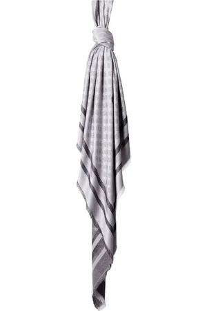 Guess Sjaal Kefiah Scarf 135X135 Zwart
