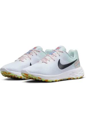 Nike Revolution 6 PRM