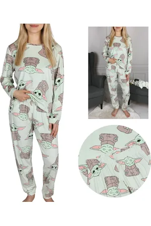 Produkt DISNEY Baby Yoda Damespyjama in lichtgroen velours met lange mouwen