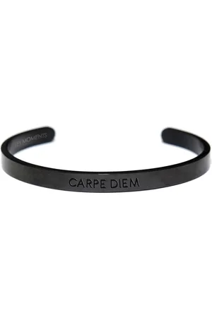 Key Moments 8KM BM0001 Stalen open bangle met tekst - Carpe diem - One-size