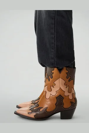 Sacha Dames - leren western enkellaarsjes met sierstiksels