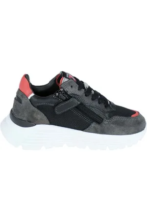 Giga Sneaker