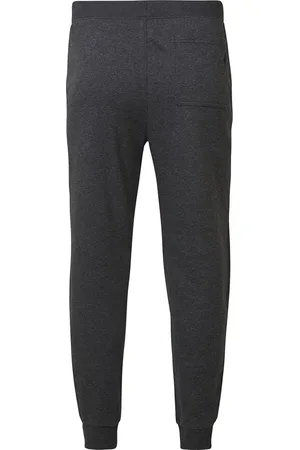 Skechers Go Walk Expedition heren joggingbroek. Gemaakt van zacht en comfortabel katoen en polyester. De koord in de tailleband is verstelbaar. Heeft voor en achter zakken. -