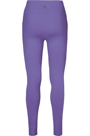 Skechers Go Walk dames legging. Gemaakt van nylon en spandex mix stof. Beschikt over een brede band en een hoge taille. Afgewerkt met een vakje aan de zijkanten van de legging. - Blue