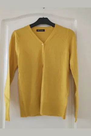 Merkloos Dames vest Astrid effen oker geel kort vest met 6 knopen lange mouwen maat S cardigan