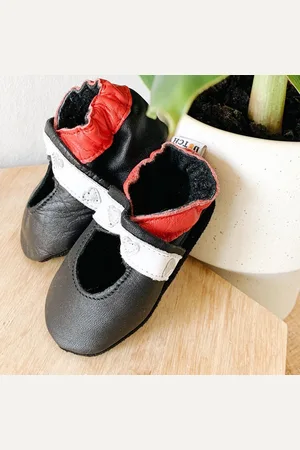 Baby Dutch Babyslofjes open met hartjes