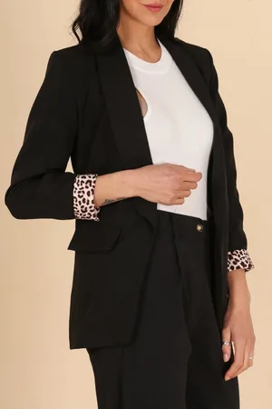Merkloos Stijlvol & Trendy: Zwarte Getailleerde Blazer met Panterprint Accent