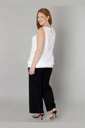 Base Level CURVY Yasmina Top - - maat 3(52)
