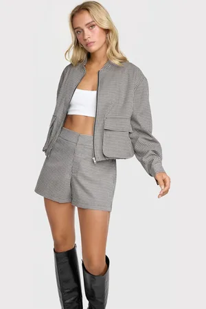 Alix the label 2502118014 boucle shorts