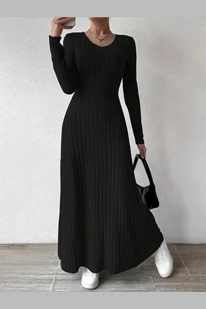 Merkloos Stijlvolle Witte V-Hals Gebreide Lange Mouwen A-Lijn Jurk - Geribbelde Textuur, Pasvormige Herfstmode voor Vrouwen, Perfect voor Casual of Chique Outfits