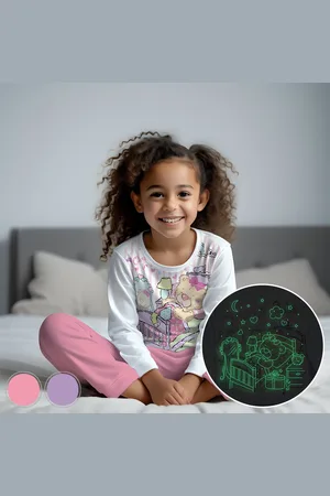 Merkloos Lief Slapend Beertje - Glow-in-the-dark pyjama - - maat 110-116 - 5 jaar - 100% katoen
