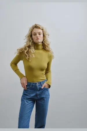 OXXO Turtle Neck Knitwear Sweater Größe S Olive Oil
