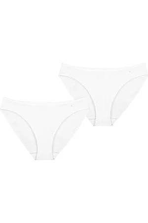 Triumph Tai-Slip Body Make-Up Essentials