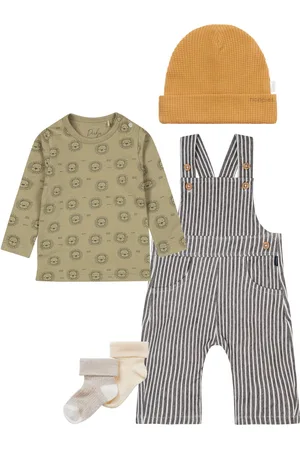 Noppies Kledingset- 5 delig - Tuinbroek Gauchi Stripe - Shirt Mosgroen - Muts Mebane Oker - 2 paar sokjes Breese