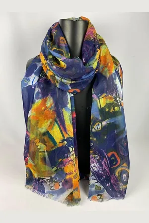 Modesjaals.nl Sjaal print digitaal kunst 70% viscose met 30 % zijde van dunner materiaal