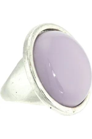 Behave Ring - Vintage zilverkleurige ring met lila kunststof steen – Elegant en tijdloos