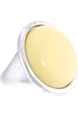 Behave Ring - Vintage zilverkleurige ring met ronde kunststof steen in zachte vanillegele kleur – Stijlvolle retro damesring