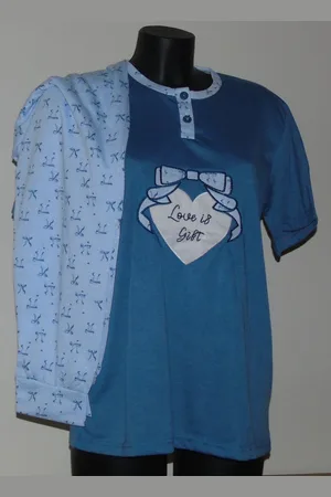 Merkloos Dames Zomerpyjama Love - Katoen - Pyjama - verkrijgbaar S-3XL Beschikbare kleuren: Blauw of – laat ons je voorkeur weten, anders verrassen we je met een willekeurige kleur