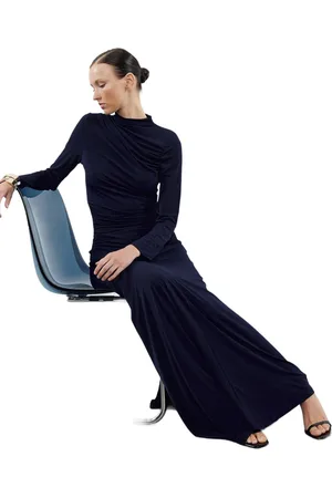Trendyol Marineblauwe, Aansluitende, Flexibele Maxi-Gebreide Jurk Met Hoge Hals En Lange Mouwen Twoaw25El00099