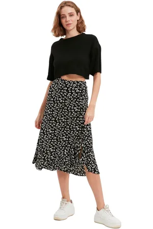 Trendyol Zwarte Flexibele Midi-Rok Met Stippenpatroon, Hoge Taille, Plooidetail En Volant Twoss21Et0029