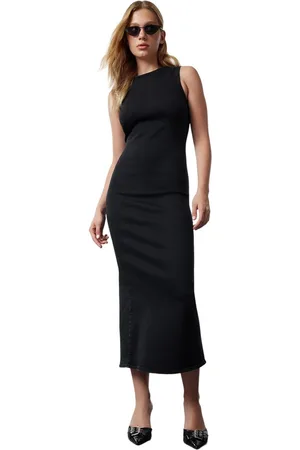 Trendyol Zwarte Maxi-Denimjurk Met Split Twoaw25El00152