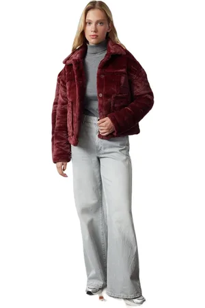 Trendyol Ecru Oversize Gewatteerde Detail Pluche Jas Jas Twoaw25Mo00130