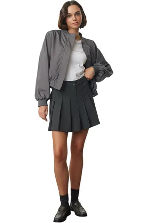 Trendyol Antraciet Plooi Detail Mini Geweven Rok Van Polyviscosestof Tweeaw25Et00031